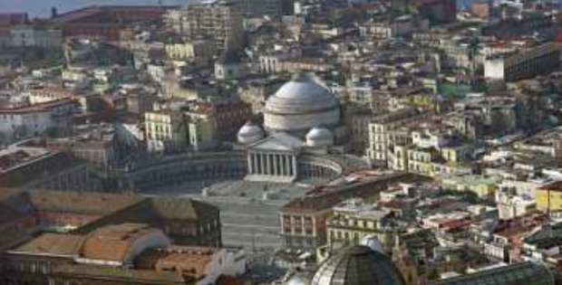 Foto panoramica aerea di Napoli