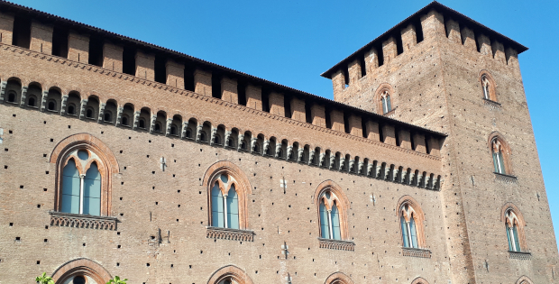 immagine della torre del Castello Visconteo di Pavia