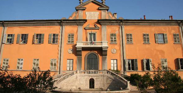 Foto facciata del palazzo che ospita l' orto botanico