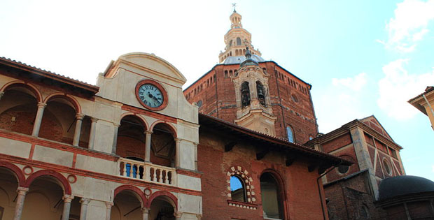 immagine del Palazzo del Broletto a Pavia