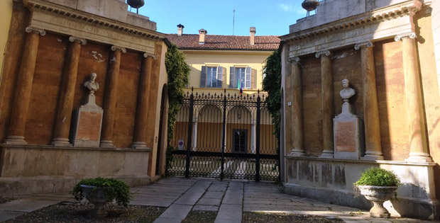 immagine dell'ingresso di Palazzo Malaspina
