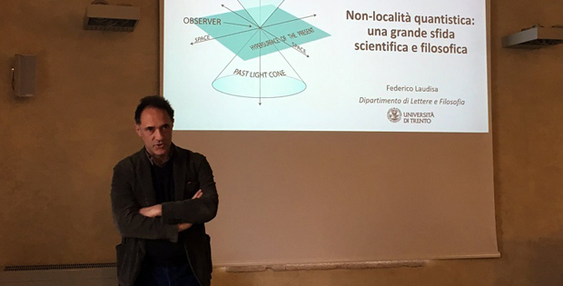immagine del Prof. Federico Laudisa in aula