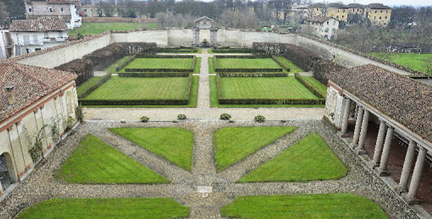 Foto panoramica del giardino Richini al Borromeo