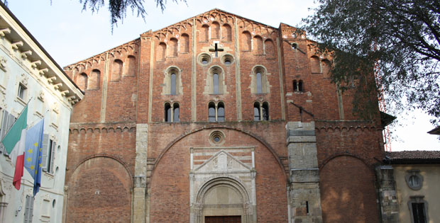 Immagine della facciata di San Pietro in Ciel D'Oro
