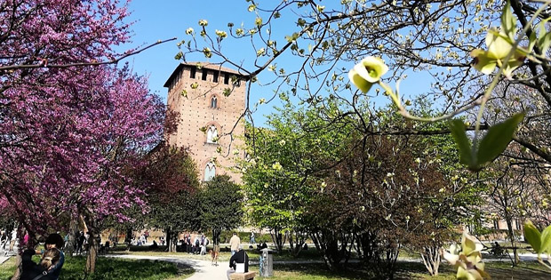 Immagine dei giardini del Castello in primavera