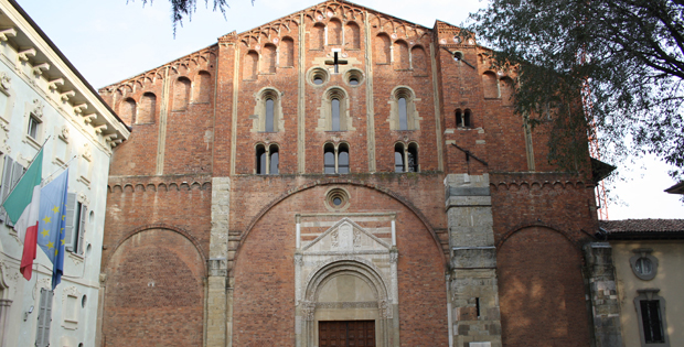 Foto della facciata della Basilica